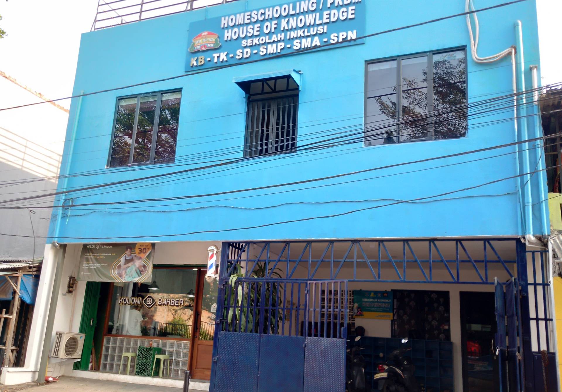 Tentang Sekolah