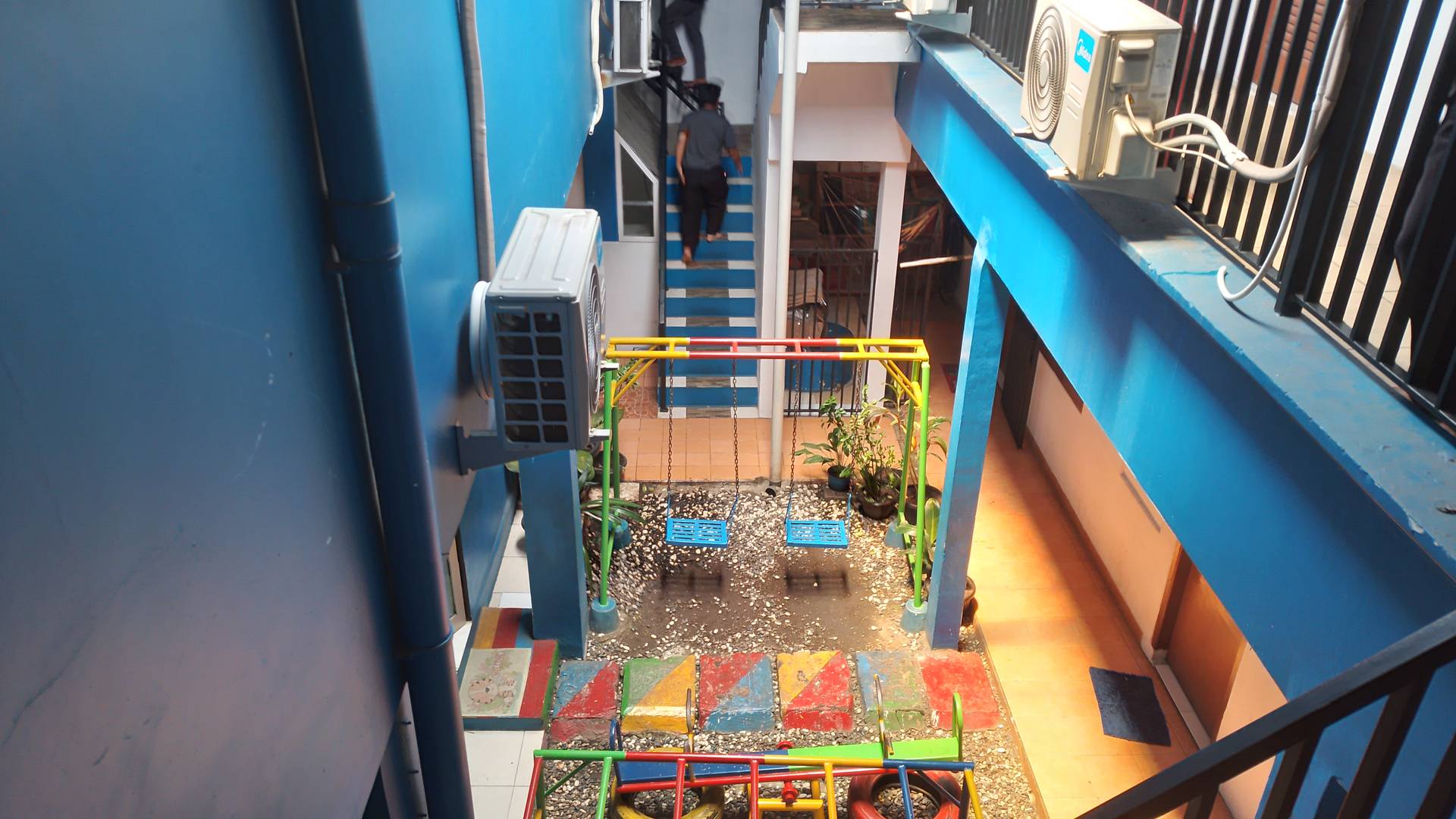 Area Bermain Indoor