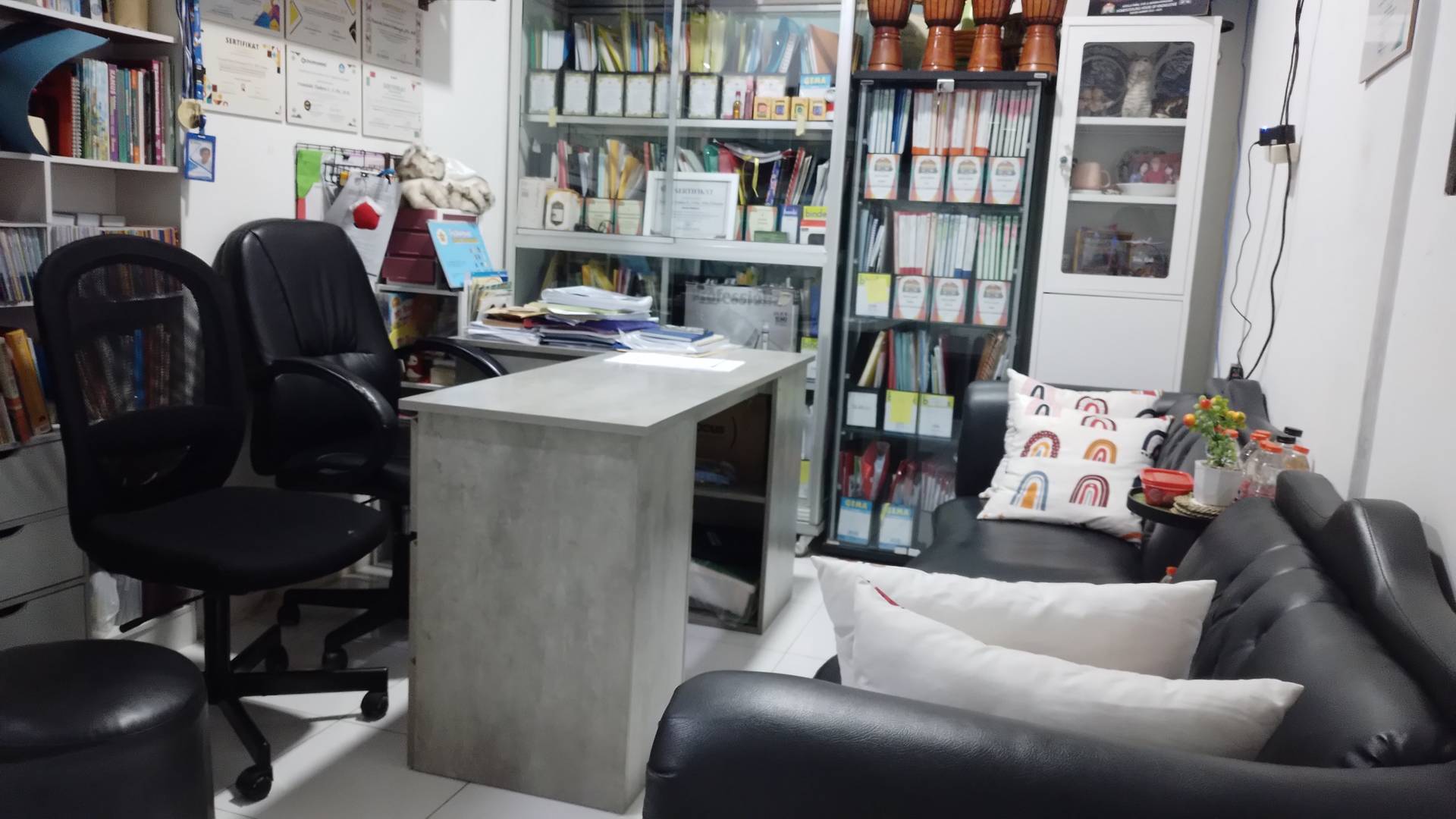 Ruang Terapi Lengkap